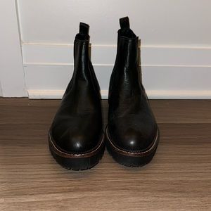 Caslon Miller water resistant lug Chelsea boot